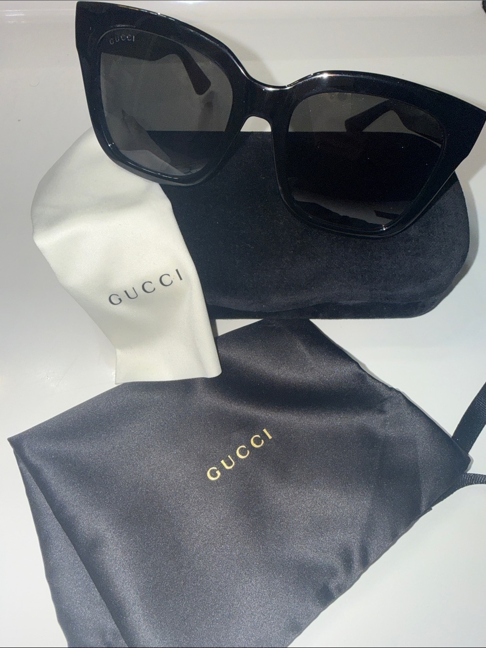 Gucci Black Authentic Sunglasses with Gold GG Emblem new